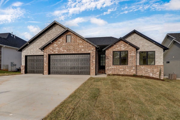 2975 W MARTY ST, SPRINGFIELD, MO 65810 - Image b7e9d2f55ff3c96cc3df5b24b3c89804/491081992