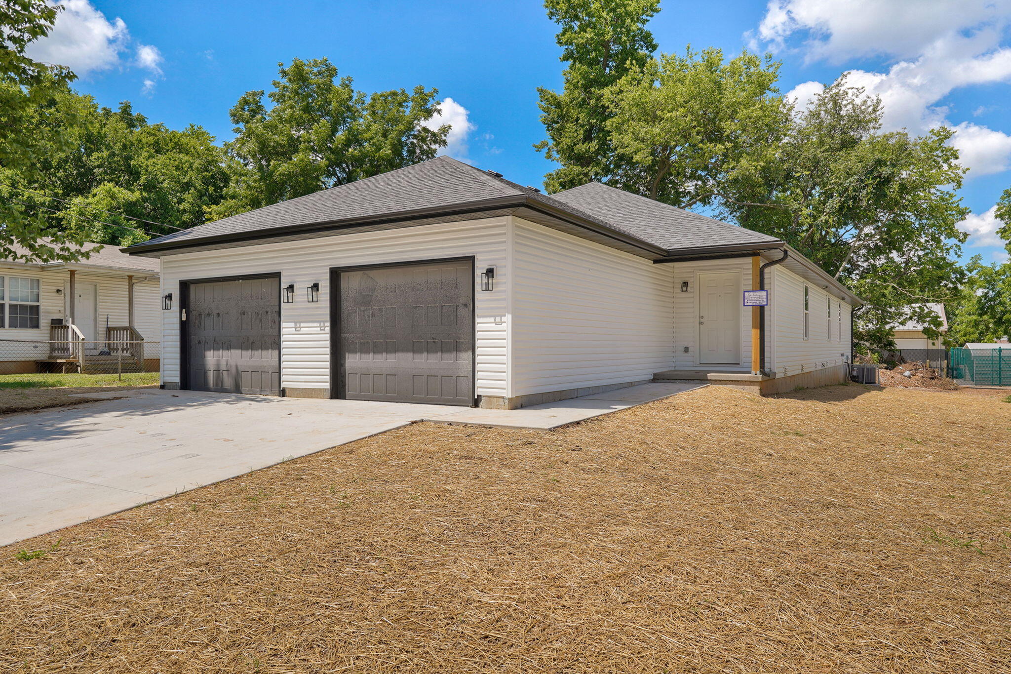 Photo 1 of 21 — 717 N Weaver Avenue, Springfield, MO 65802