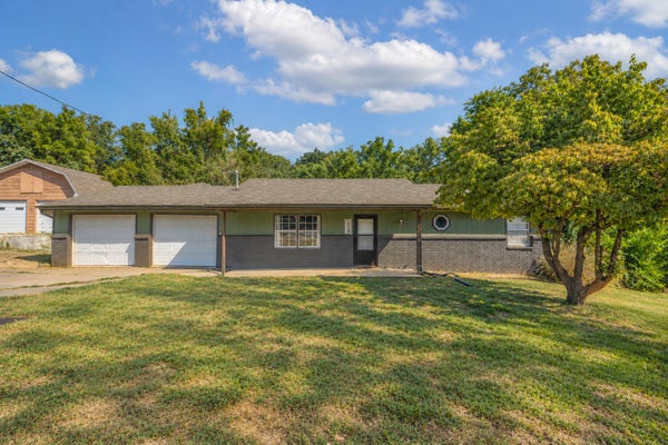 104 W SOUTH ST, NEOSHO, MO 64850 - Image bb541cb6921b747106e1c00bf2aff147/560803210