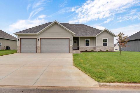 Photo of 1441 N Collins Drive, Republic, MO 65738 (MLS # 60307398)
