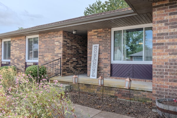 2758 W SWAN ST, SPRINGFIELD, MO 65807 - Image bbb539809e568917891456967c4c024f/3732210980