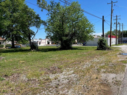 2916 E 9TH ST, JOPLIN, MO 64801 - Image bcfe6170898820b4d894fd75f05d5085/3767945334