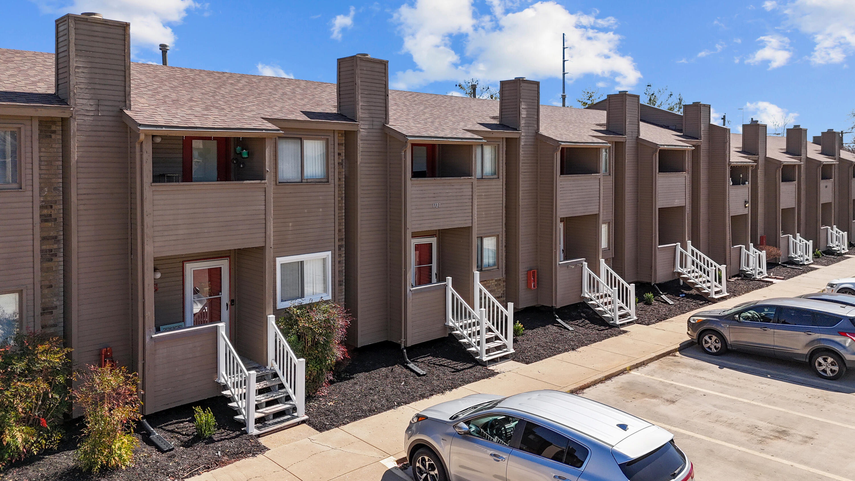 1707 E Walnut Lawn Street
