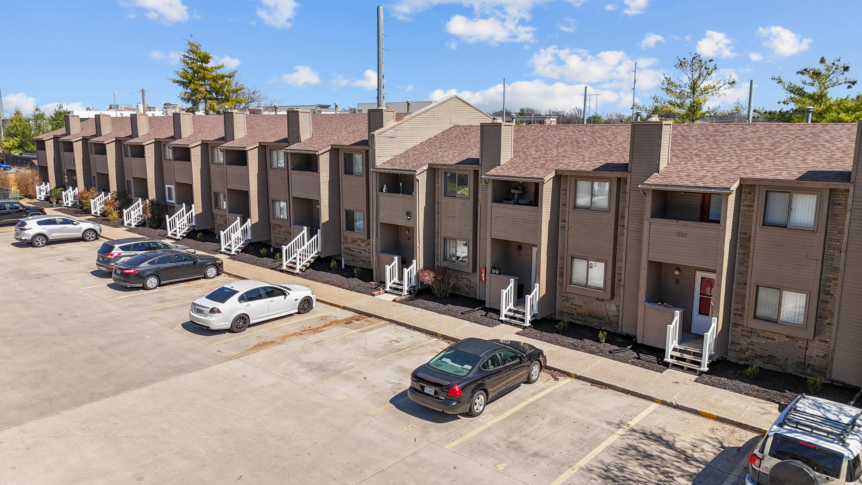 1707 E Walnut Lawn Street