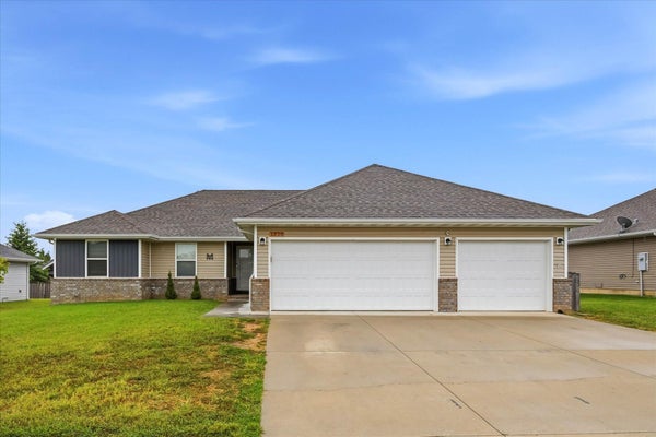 1320 S OLDE SAVANNAH AVE, REPUBLIC, MO 65738 - Image c19a2ea1a95596c40452a6a791259bdc/1612557115