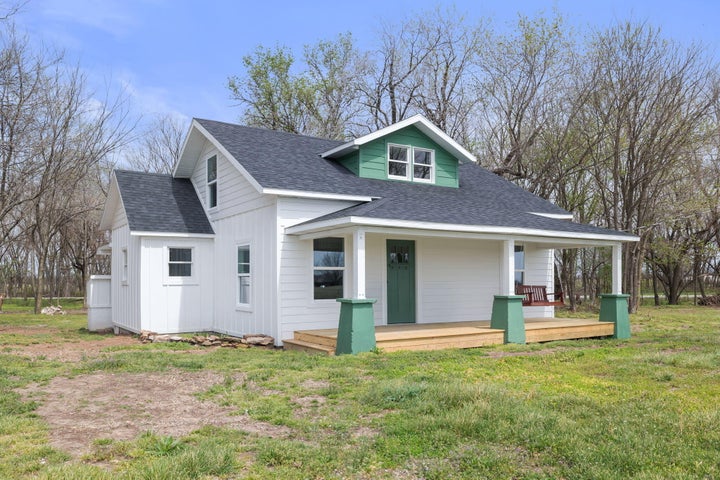 Photo 1 of 42 — 11035 W Farm Road 36, Walnut Grove, MO 65770