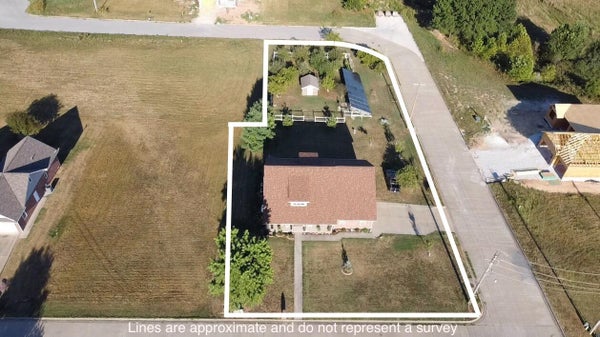 380 S HARTFORD AVE, BOLIVAR, MO 65613 - Image c3cbaee5500e9717ea088043fa9d6e58/2423672138
