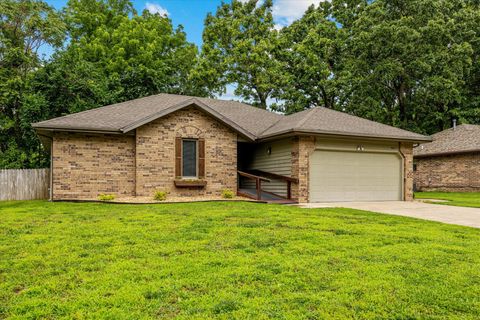Photo of 951 S Alex Avenue, Springfield, MO 65802 (MLS # 60307011)