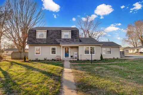 Photo of 4525 S Jackson Avenue, Springfield, MO 65804 (MLS # 60311414)