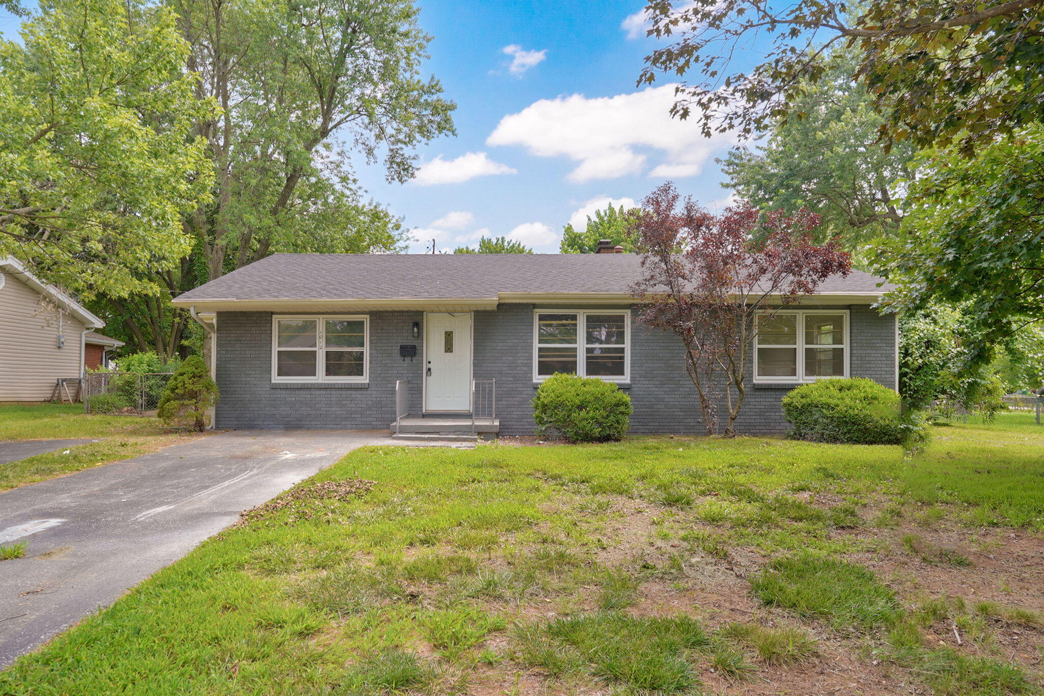 Photo 1 of 26 — 1012 E Morningside Street, Springfield, MO 65807