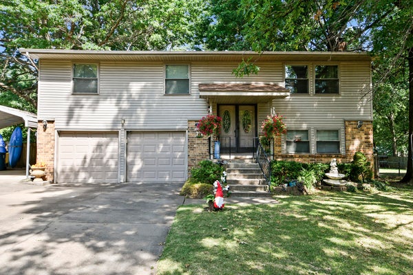 3329 W COUNTRYSIDE DR, SPRINGFIELD, MO 65807 - Image c4b77b2d814dbbc0d49b54ce3dacafe8/3081796594