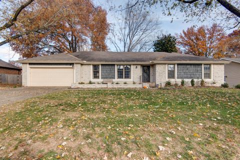 Photo of 1821 E Vincent Drive, Springfield, MO 65804 (MLS # 60310330)