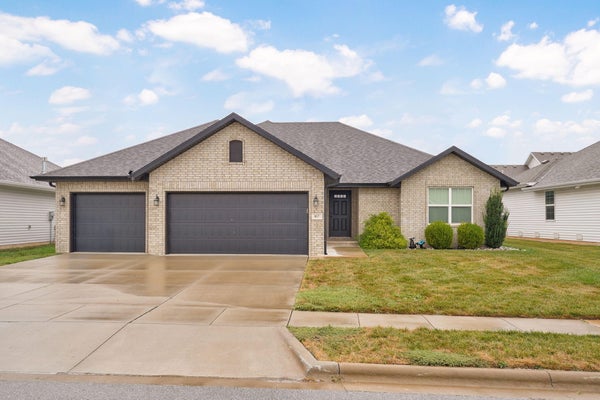817 S RIDGEMONT DR, NIXA, MO 65714 - Image c5ca3401bba61597e2e2f68424230a6f/3022877404