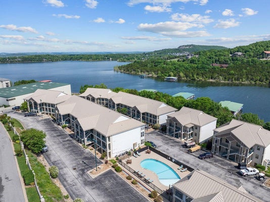 135 UPPER EMERALD BAY CIR APT 11, HOLLISTER, MO 65672 - Image c648f2edb101aed02ed9fe9cc7e08c88/19817998