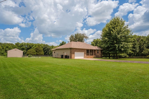1482 N OSBURN LN, NIXA, MO 65714 - Image c7d55ffedfb3cfd0d4b869f5e0303d86/2251852495