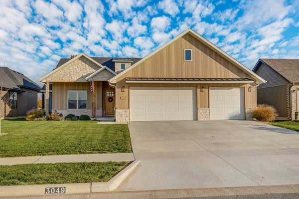 3049 W EDWARD ST, SPRINGFIELD, MO 65810 - Image c9d9e7d2daa856415bfb39c0e1083797/3306376249