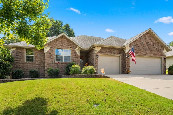 3852 W VILLAGE TER, SPRINGFIELD, MO 65810 - Image ca7a69febdd514bf1e4c8a1842f86807/533617959