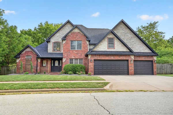 829 S SHUYLER ST, REPUBLIC, MO 65738 - Image cb74e1dfbf16988a5d86e97059ce863e/701356091