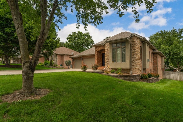E CANTERBURY ST, SPRINGFIELD, MO 65810 - Image cbb4bec0cedd2039709e5de0c00b49d1/4138476473