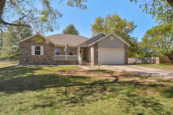 417 N SUNSET AVE, BOLIVAR, MO 65613 - Image ce116d72c1a76a0356612d936eb908fb/528384328