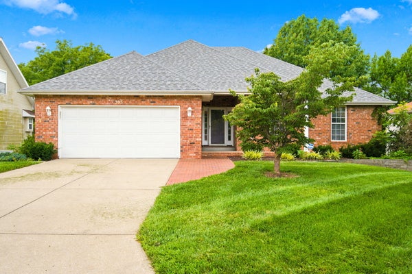 395 S YELLOWWOOD DR, SPRINGFIELD, MO 65809 - Image cf2512dc053f3db0d91bcb6e760d34ae/2054433670