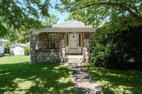 1305 S Kimbrough Avenue, Springfield, MO 65807 - MLS#: 60290899