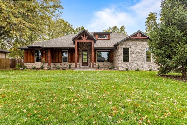 104 W AVEN AVE, NIXA, MO 65714 - Image d0caca4d1b2630ee66228d07aa88287d/1591094168