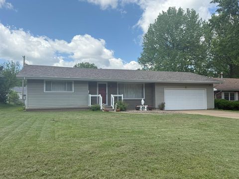 Photo of 1909 S Nettleton Avenue, Springfield, MO 65807 (MLS # 60310117)