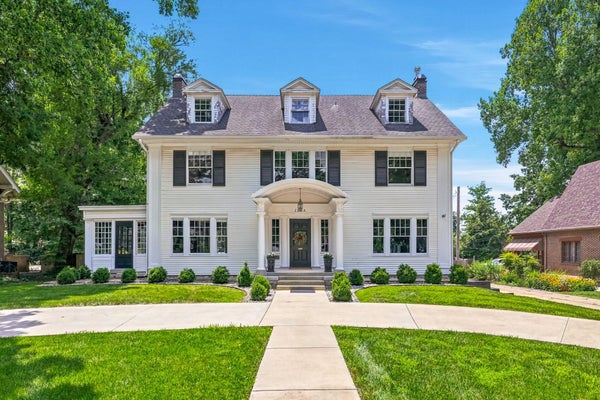 1234 E WALNUT ST, SPRINGFIELD, MO 65802 - Image d2510edbbaa93d66b594ce5c898a0492/4132416762