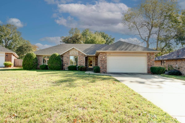 520 W GREENWOOD ST, SPRINGFIELD, MO 65807 - Image d2db3f3a26a2b7d8a27841f823a8a253/522922615