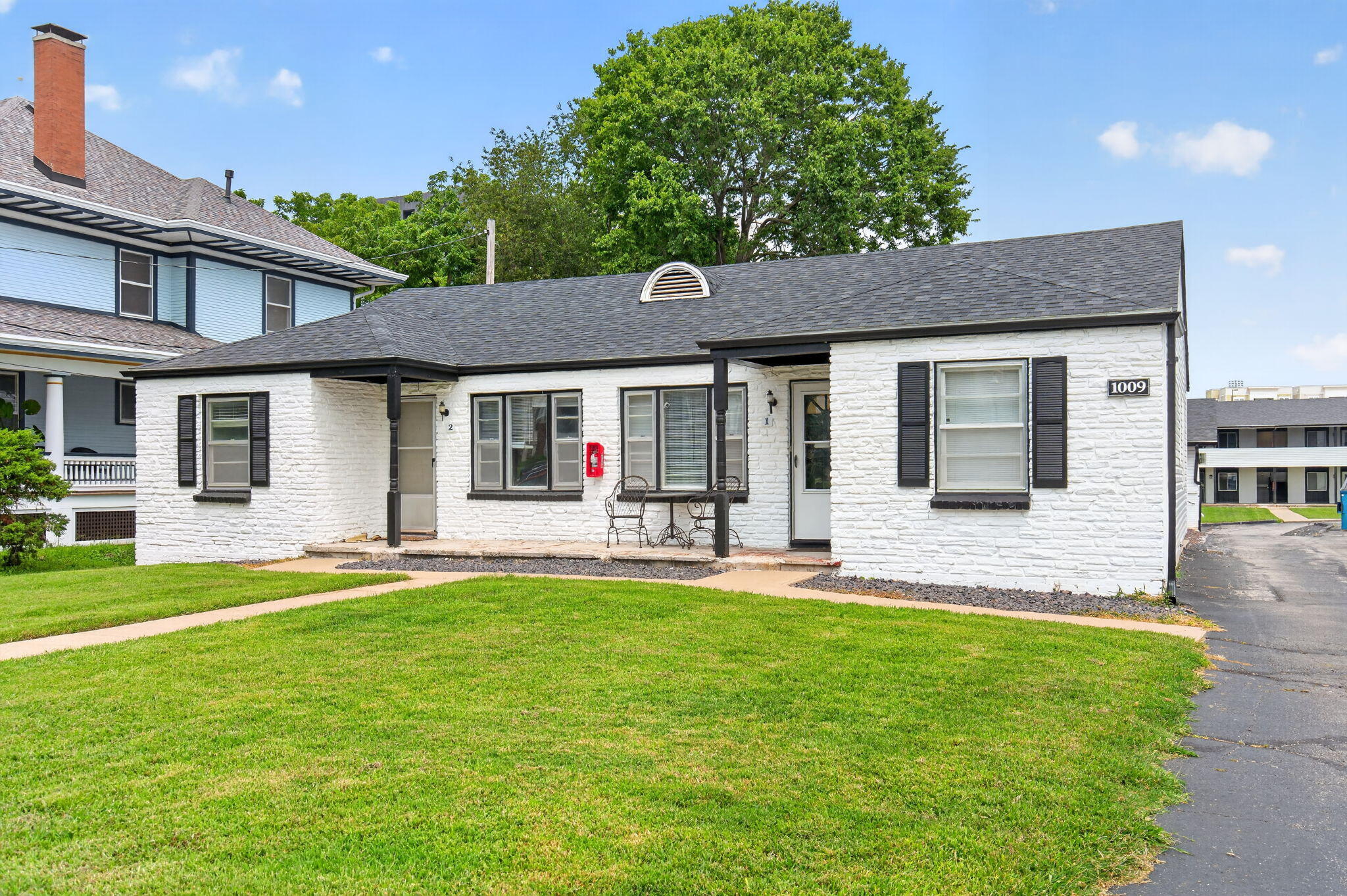 1009 E Walnut Street 4