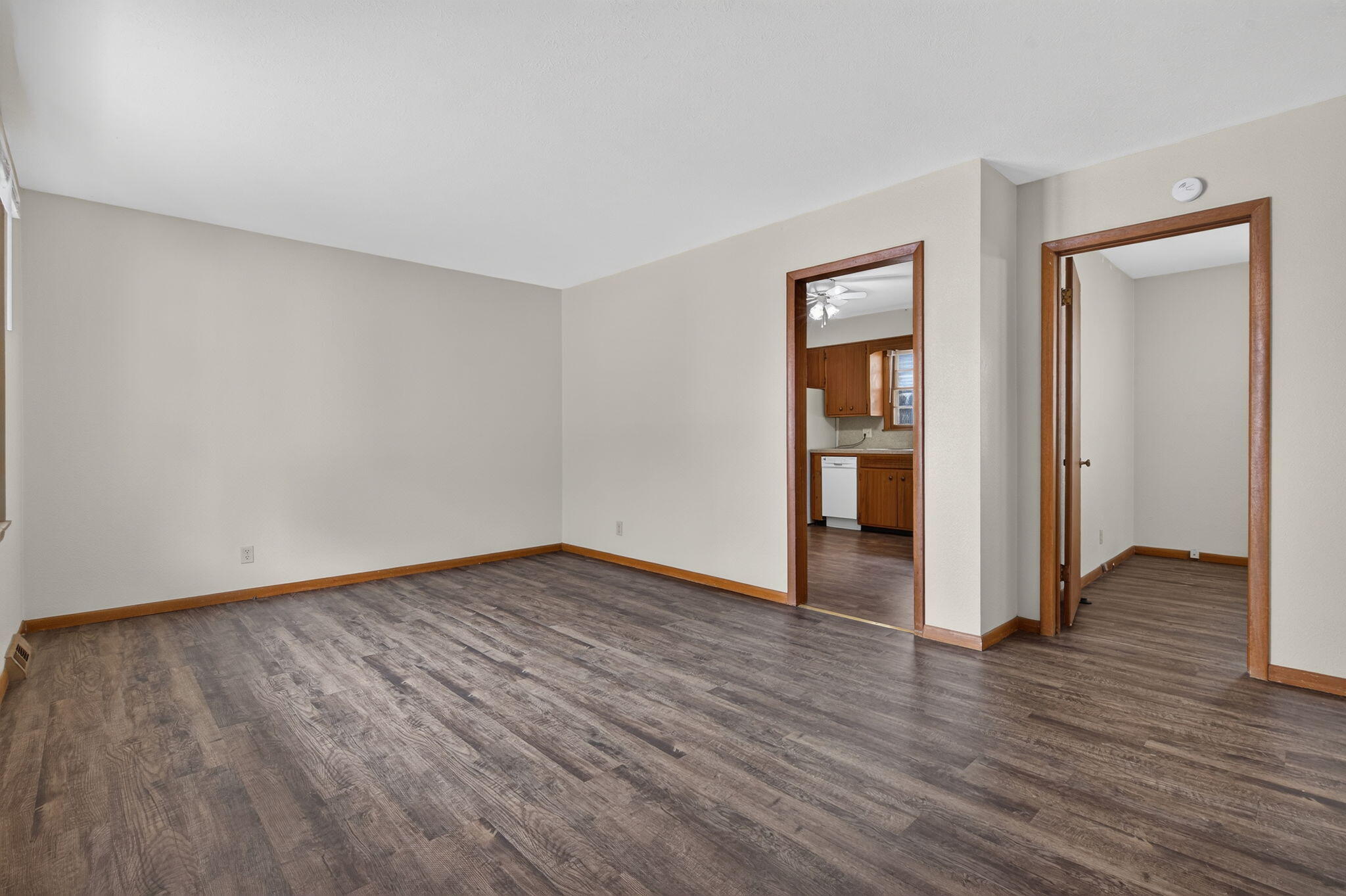 1009 E Walnut Street 4