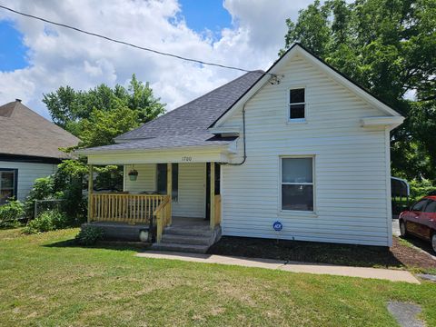 Photo of 1700 W Atlantic Street, Springfield, MO 65803 (MLS # 60313447)