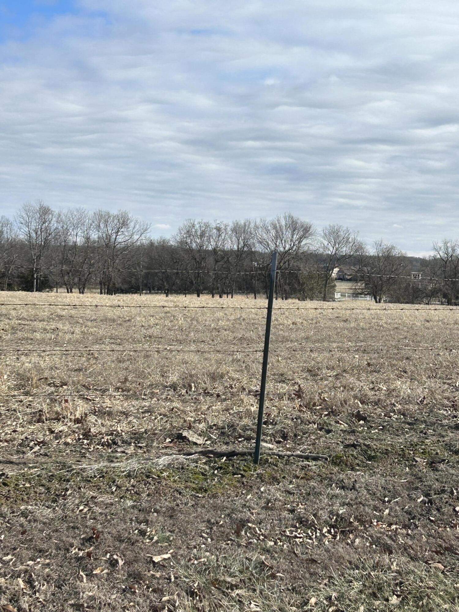 FELLOWS LAKE!!! Highly sought after area!The 5A m/l is ready to build on! Beautiful lot and area to build your custom home.