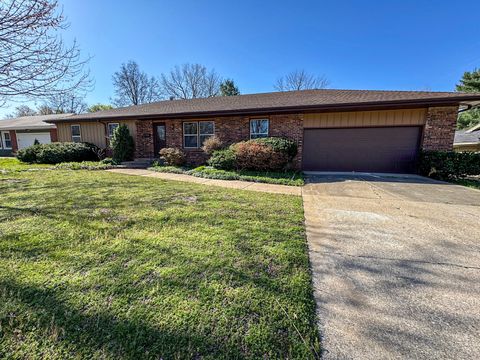 Photo of 2238 E Raynell Street, Springfield, MO 65804 (MLS # 60310747)