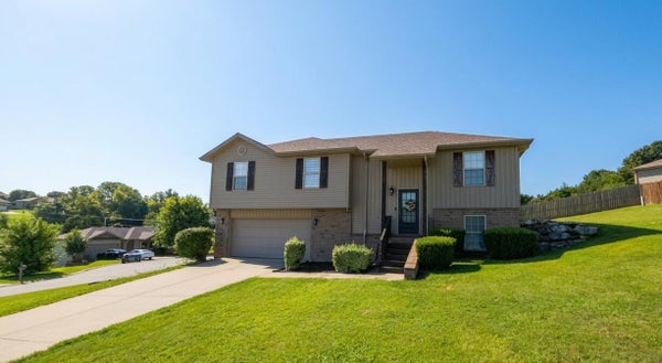 1401 S 13TH ST, OZARK, MO 65721 - Image d893e56ddd326d835c61132cb392d02c/1845698051