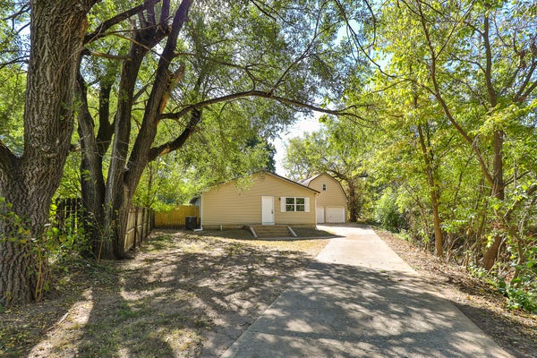 1350 W JACKSON ST, BOLIVAR, MO 65613 - Image d947413958b79d44ffcbc87f0b2891f4/2086755950