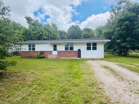 Photo of 1936 Lynn Drive, West Plains, MO 65775 (MLS # 60324418)