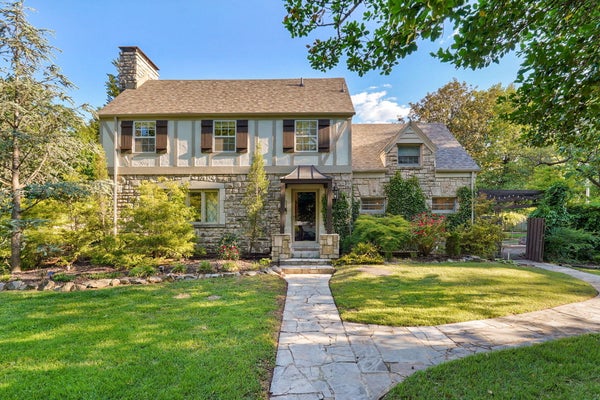 956 E UNIVERSITY ST, SPRINGFIELD, MO 65807 - Image dbaea84d41bd8fcea019dff9f6741574/4031962164