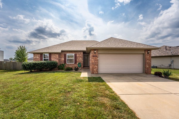 135 PINYON AVE, ROGERSVILLE, MO 65742 - Image dbf46d46c8727c3ec529b0b741420b89/465997704