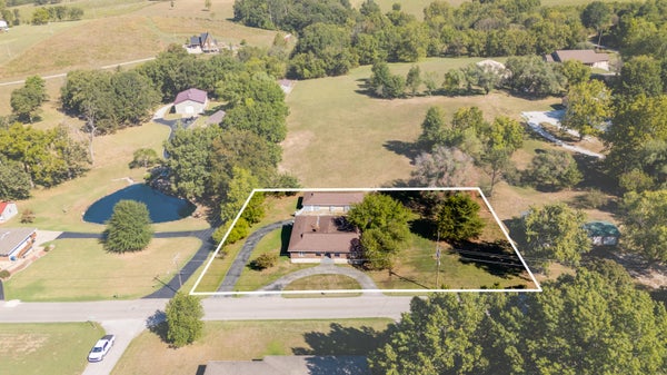 102 E MOCKINGBIRD LN, CRANE, MO 65633 - Image dc1ec751b23c9c787ecf0345ceec7909/2654198967