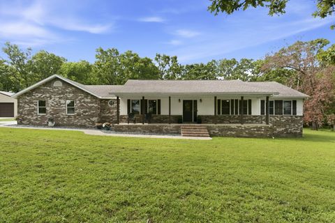 Photo of 8 Huckaby Road, Louisburg, MO 65685 (MLS # 60324498)