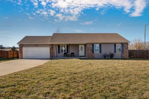 Photo of 400 E Magnolia Court, Strafford, MO 65757 (MLS # 60313519)