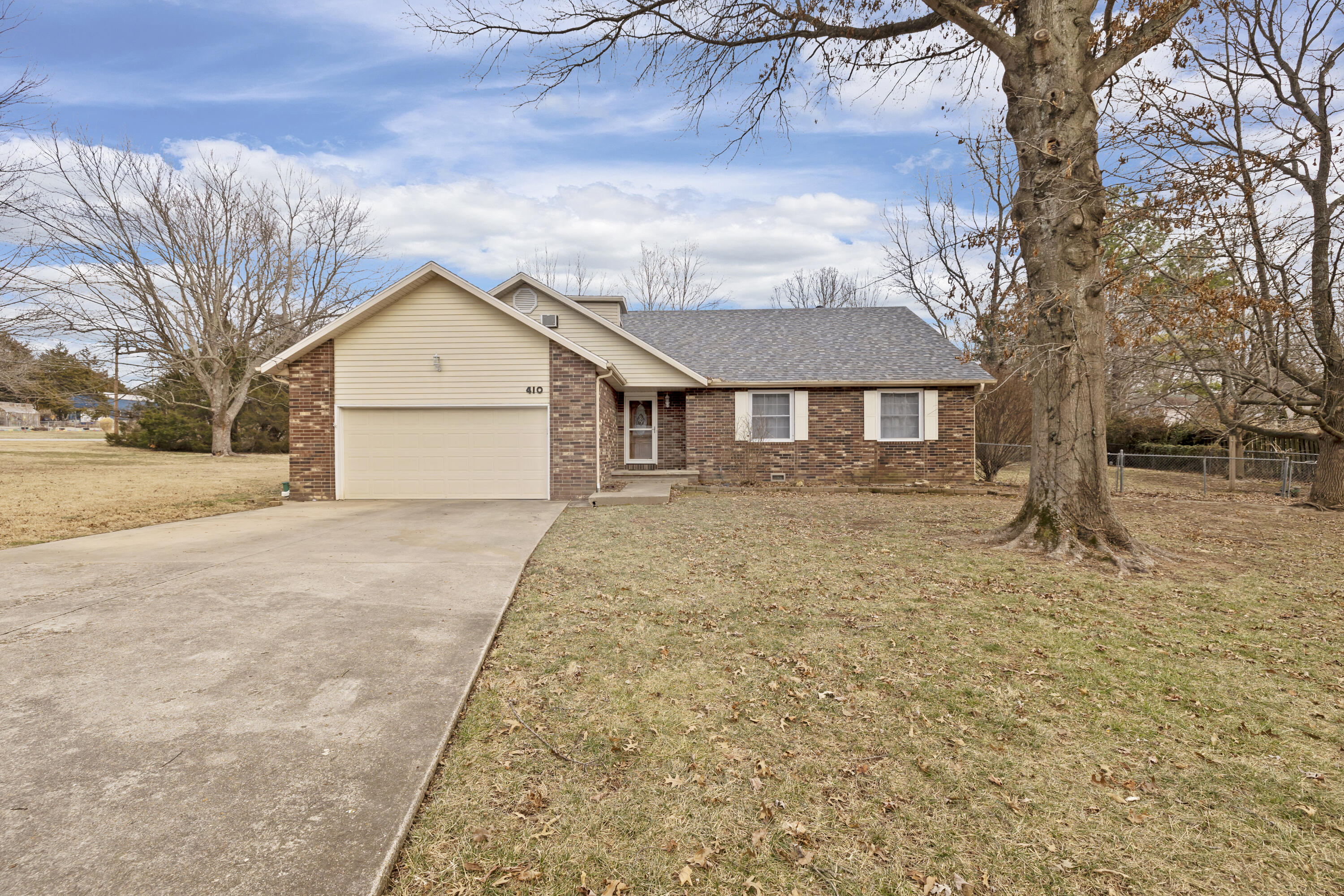 **ASSUMABLE LOAN AT 2.99%** subject to lender approvalCome see this stunning home in highly desired East Springfield, nestled on a picturesque 1.1-acre lot with mature trees in the sought-after Glendale School District. The oversized lot offers both privacy and a serene outdoor setting.Inside, the main level features three spacious bedrooms, while the upstairs includes an additional bedroom and a versatile bonus room. The living and dining areas are open and inviting, thoughtfully updated for modern comfort. The kitchen boasts beautiful countertops and is the perfect space to prepare meals for family and friends.This is a rare opportunity to own a beautiful home on a breathtaking lot. Don't miss your chance, schedule a showing today!