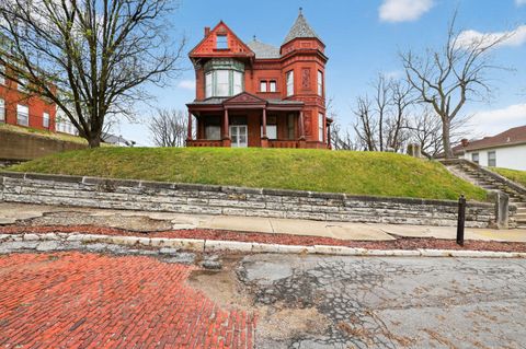 Photo of 537 N 8th Street, St. Joseph, MO 64503 (MLS # 60324467)