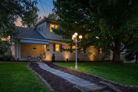 Photo of 826 E Portland Street, Springfield, MO 65807 (MLS # 60324366)