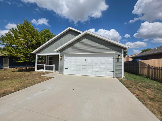 810 FILLMORE ST, MOUNT VERNON, MO 65712 - Image e00a16da0a7efa202673e758aaed1760/4086478310