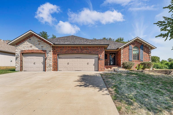 2721 E CLEARVIEW DR, REPUBLIC, MO 65738 - Image e0d7c5a1be0a67e12eb4537c37cf47e8/2322727741