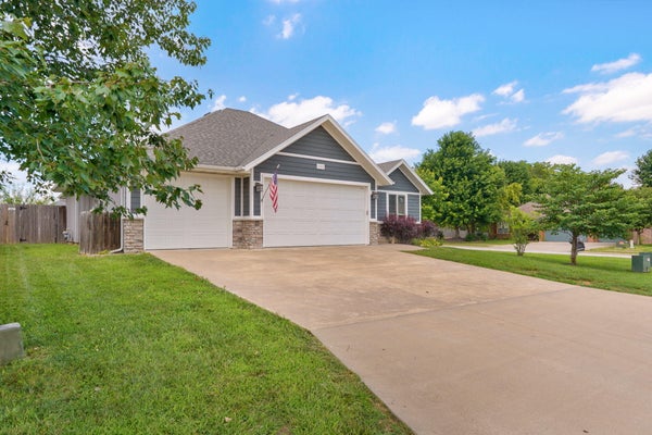 1309 S APPOMATTOX AVE, REPUBLIC, MO 65738 - Image e2584fae58f35c5d72c29535fefb8fab/9476418