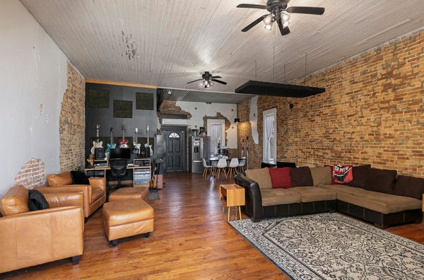 207 W MAIN ST, ASH GROVE, MO 65604 - Image e2d38e971818c822e2f3534cafb513aa/3219403470